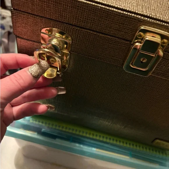 Elegant Gold Cosmetic Case - Picture 8 of 14